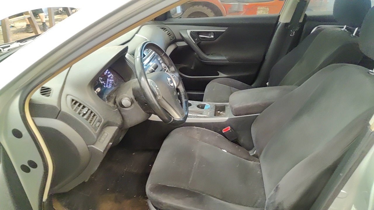 https://f005.backblazeb2.com/file/img-partshotlines-com/Inventory/NE219/Vehicle/485628_11.jpg