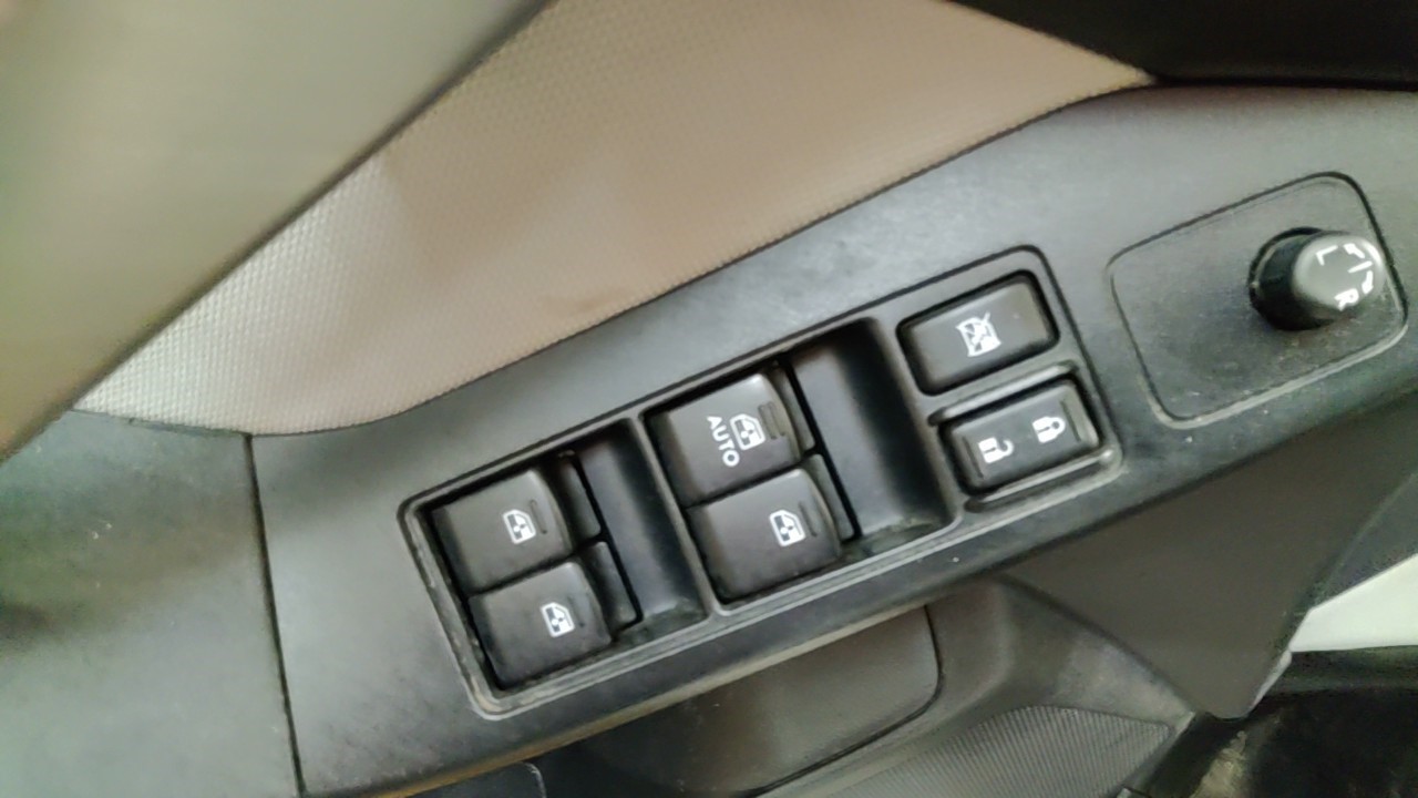 https://f005.backblazeb2.com/file/img-partshotlines-com/Inventory/NE219/Vehicle/486073_11.jpg