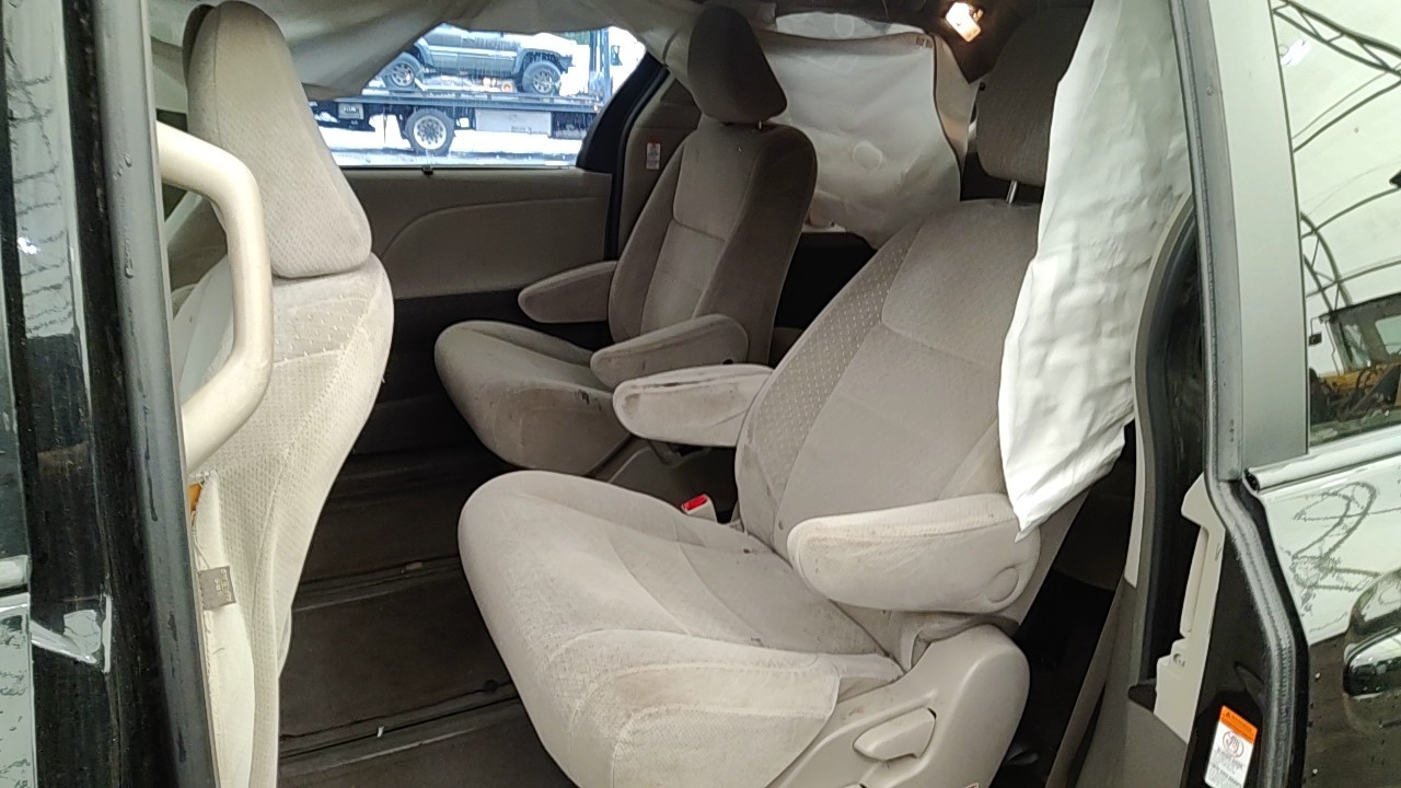 https://f005.backblazeb2.com/file/img-partshotlines-com/Inventory/NE219/Vehicle/486987_11.jpg