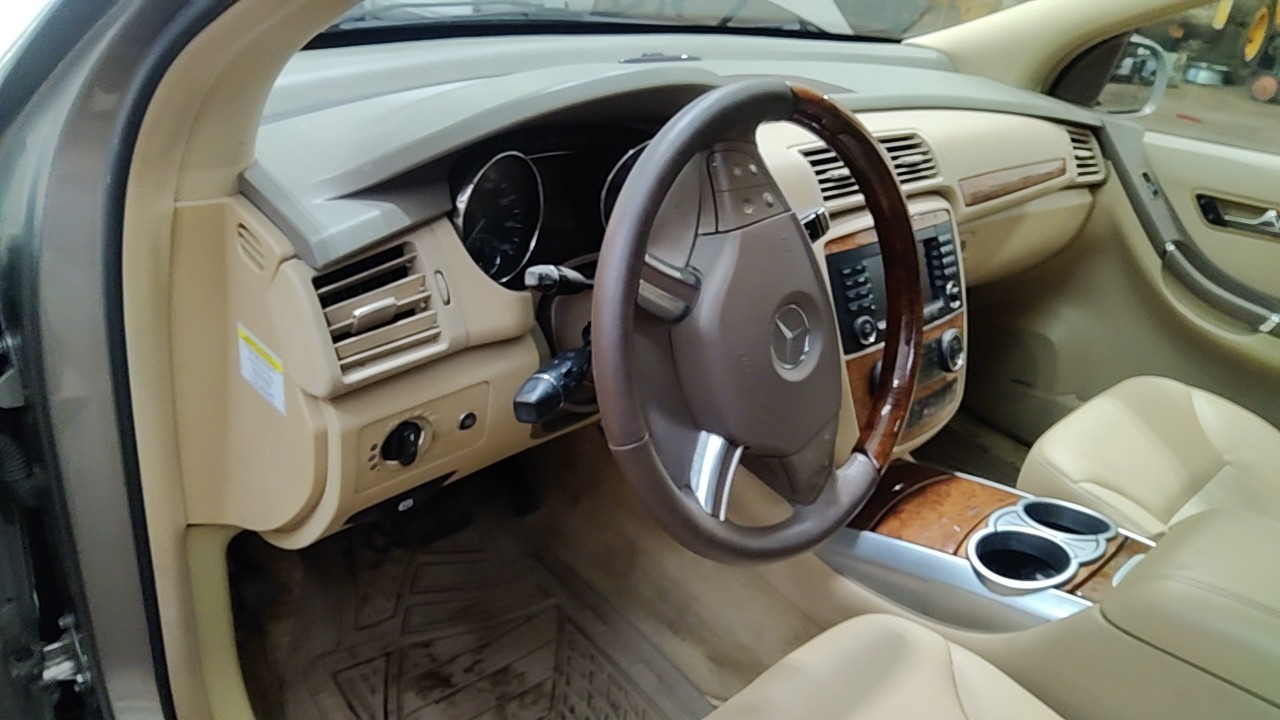 https://f005.backblazeb2.com/file/img-partshotlines-com/Inventory/NE219/Vehicle/487139_12.jpg