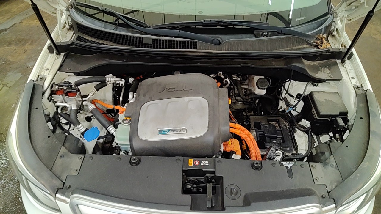https://f005.backblazeb2.com/file/img-partshotlines-com/Inventory/NE219/Vehicle/487357_09.jpg