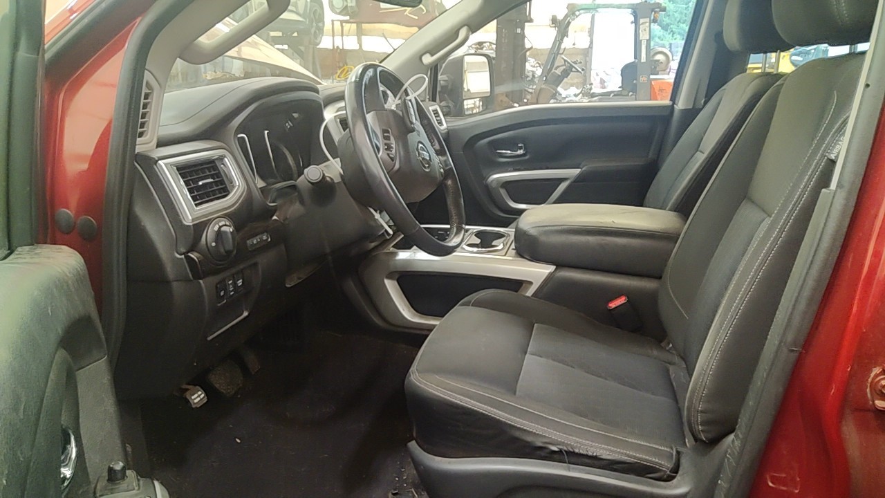 https://f005.backblazeb2.com/file/img-partshotlines-com/Inventory/NE219/Vehicle/488137_11.jpg