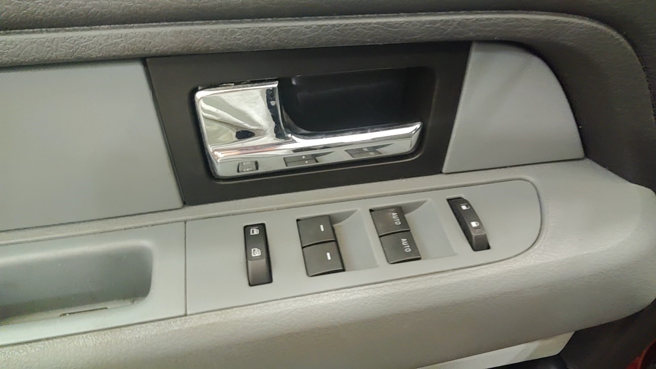 https://f005.backblazeb2.com/file/img-partshotlines-com/Inventory/NE219/Vehicle/488818_11.jpg