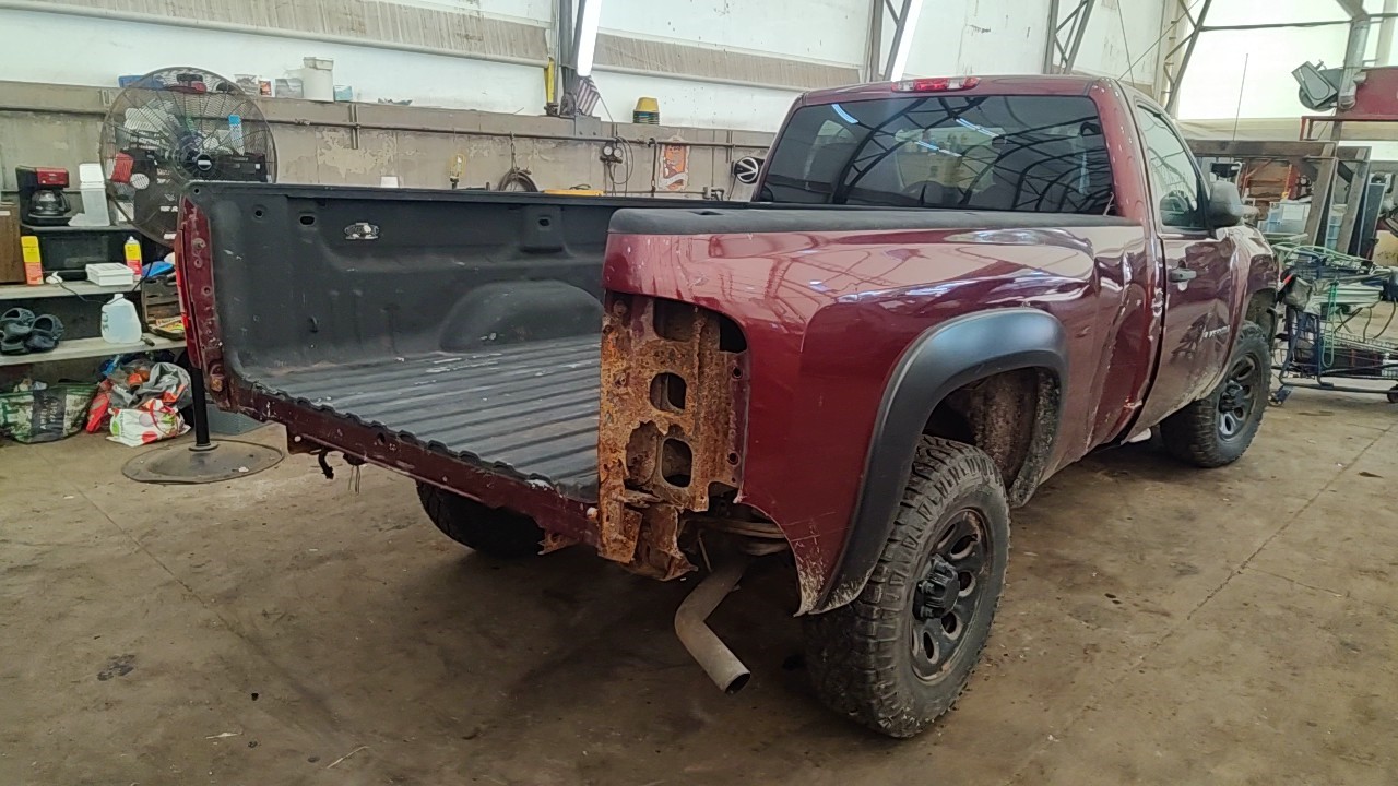 https://f005.backblazeb2.com/file/img-partshotlines-com/Inventory/NE219/Vehicle/489013_04.jpg