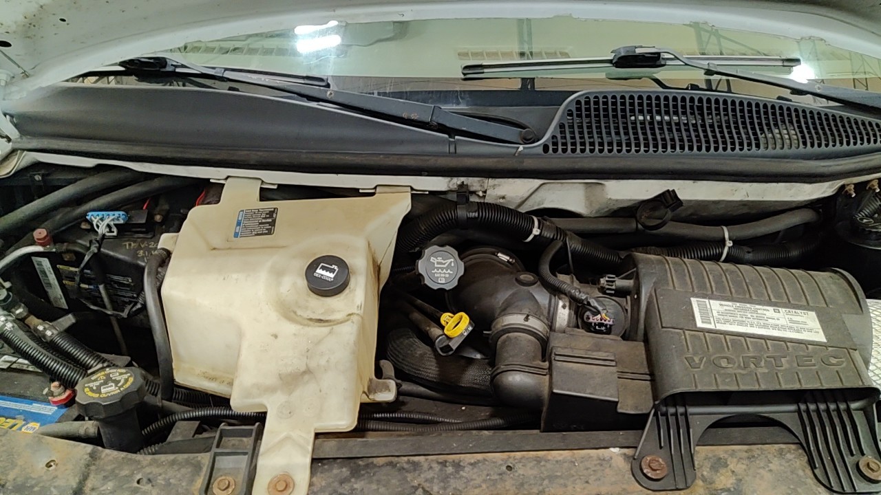 https://f005.backblazeb2.com/file/img-partshotlines-com/Inventory/NE219/Vehicle/489128_09.jpg