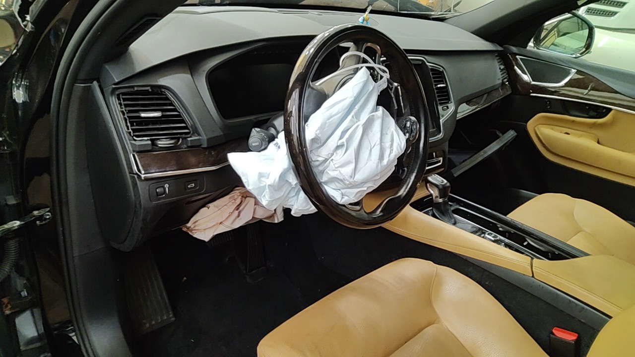 https://f005.backblazeb2.com/file/img-partshotlines-com/Inventory/NE219/Vehicle/489620_10.jpg