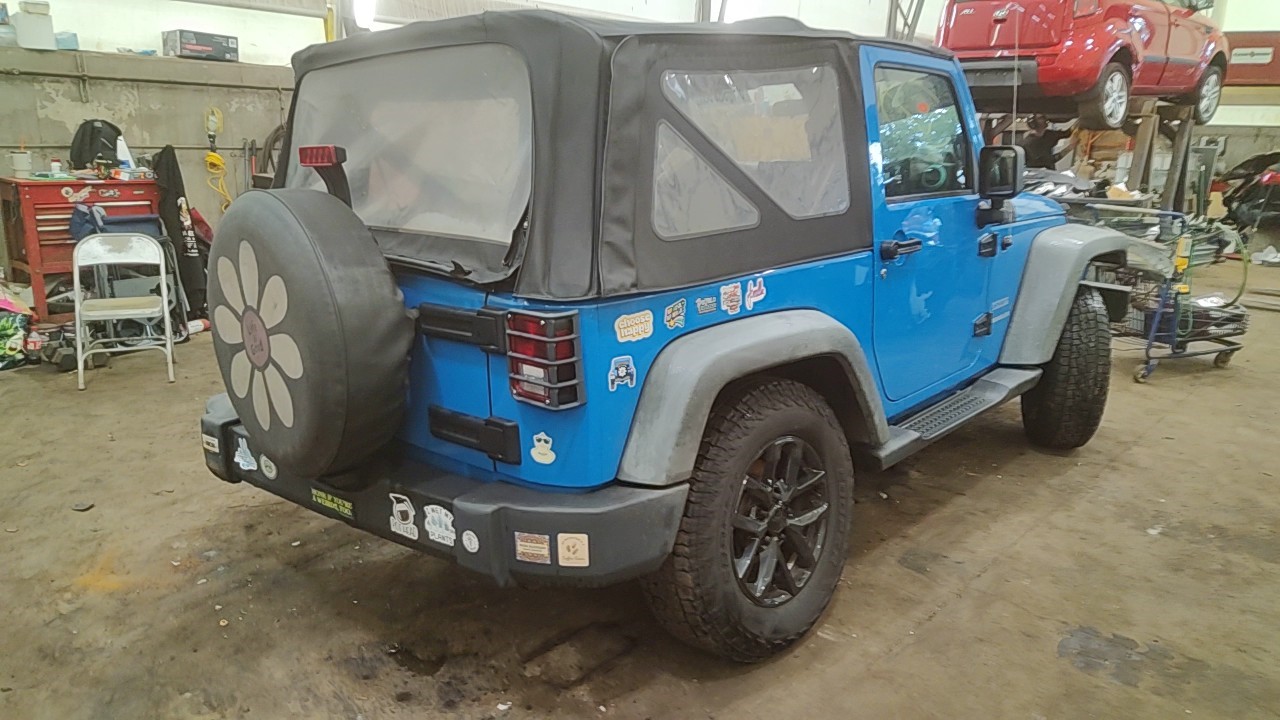 https://f005.backblazeb2.com/file/img-partshotlines-com/Inventory/NE219/Vehicle/489770_04.jpg