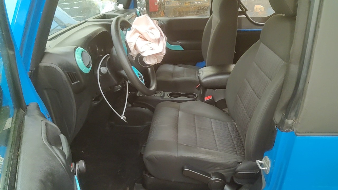 https://f005.backblazeb2.com/file/img-partshotlines-com/Inventory/NE219/Vehicle/489770_11.jpg