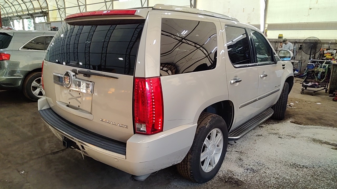https://f005.backblazeb2.com/file/img-partshotlines-com/Inventory/NE219/Vehicle/490008_08.jpg