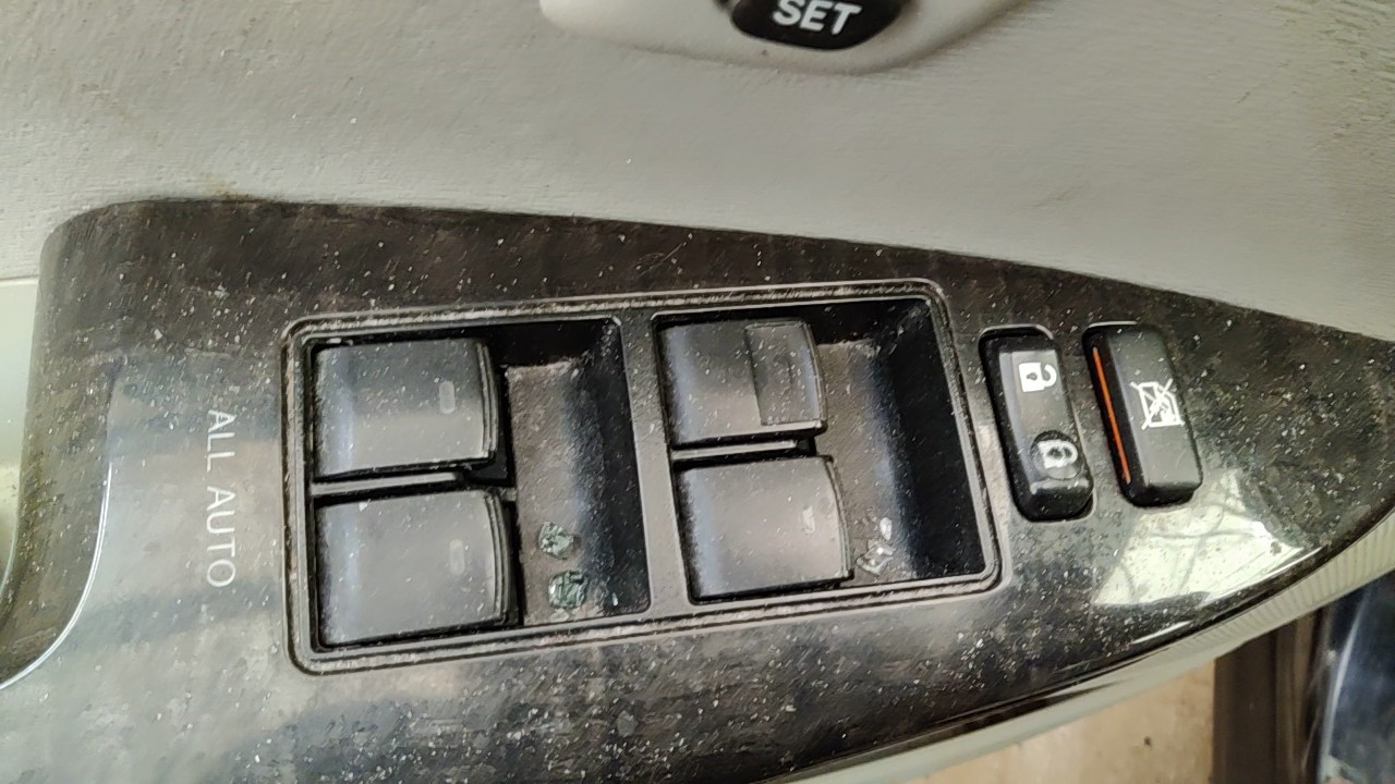 https://f005.backblazeb2.com/file/img-partshotlines-com/Inventory/NE219/Vehicle/490087_12.jpg