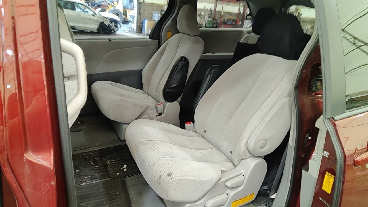 https://f005.backblazeb2.com/file/img-partshotlines-com/Inventory/NE219/Vehicle/490680_10.jpg