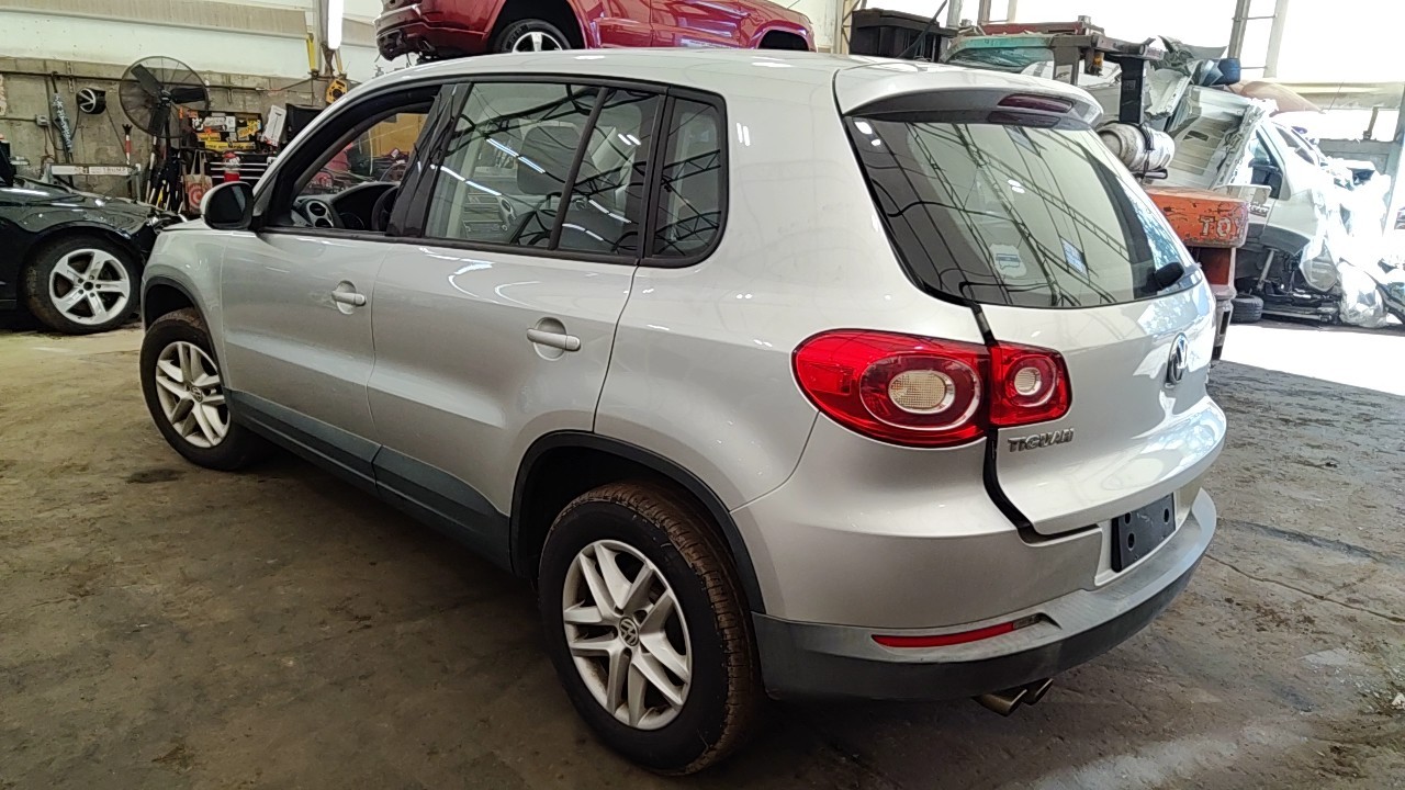 https://f005.backblazeb2.com/file/img-partshotlines-com/Inventory/NE219/Vehicle/491255_04.jpg