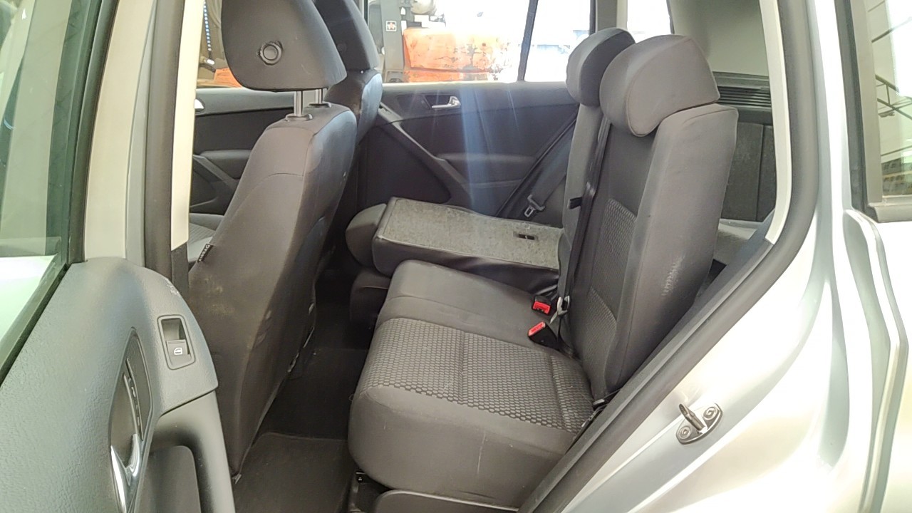 https://f005.backblazeb2.com/file/img-partshotlines-com/Inventory/NE219/Vehicle/491255_10.jpg
