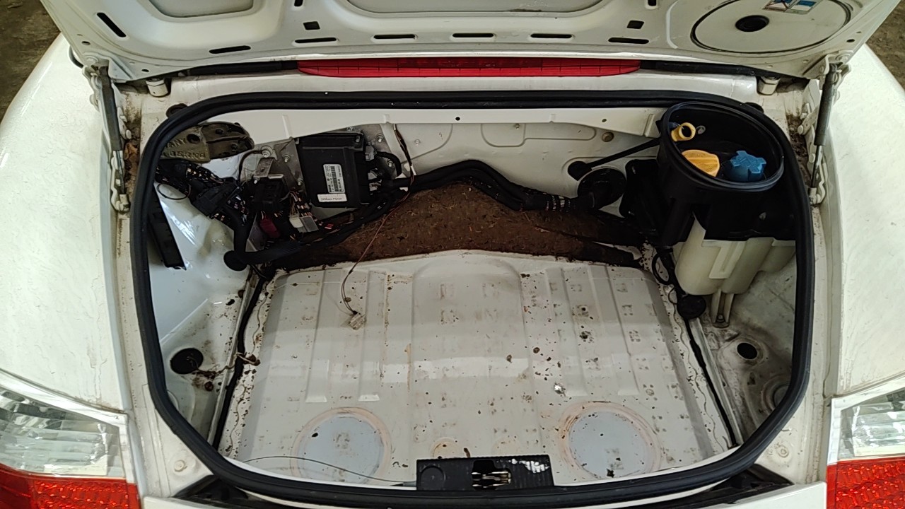 https://f005.backblazeb2.com/file/img-partshotlines-com/Inventory/NE219/Vehicle/492219_09.jpg