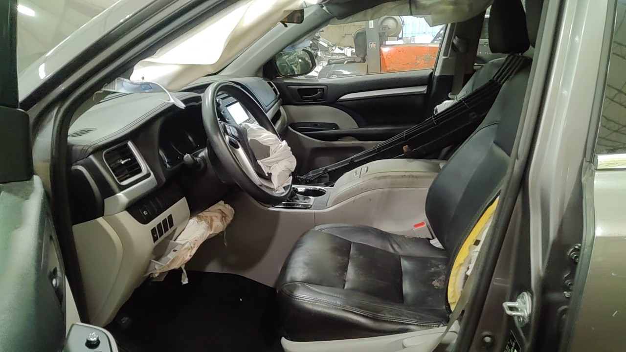 https://f005.backblazeb2.com/file/img-partshotlines-com/Inventory/NE219/Vehicle/492970_12.jpg