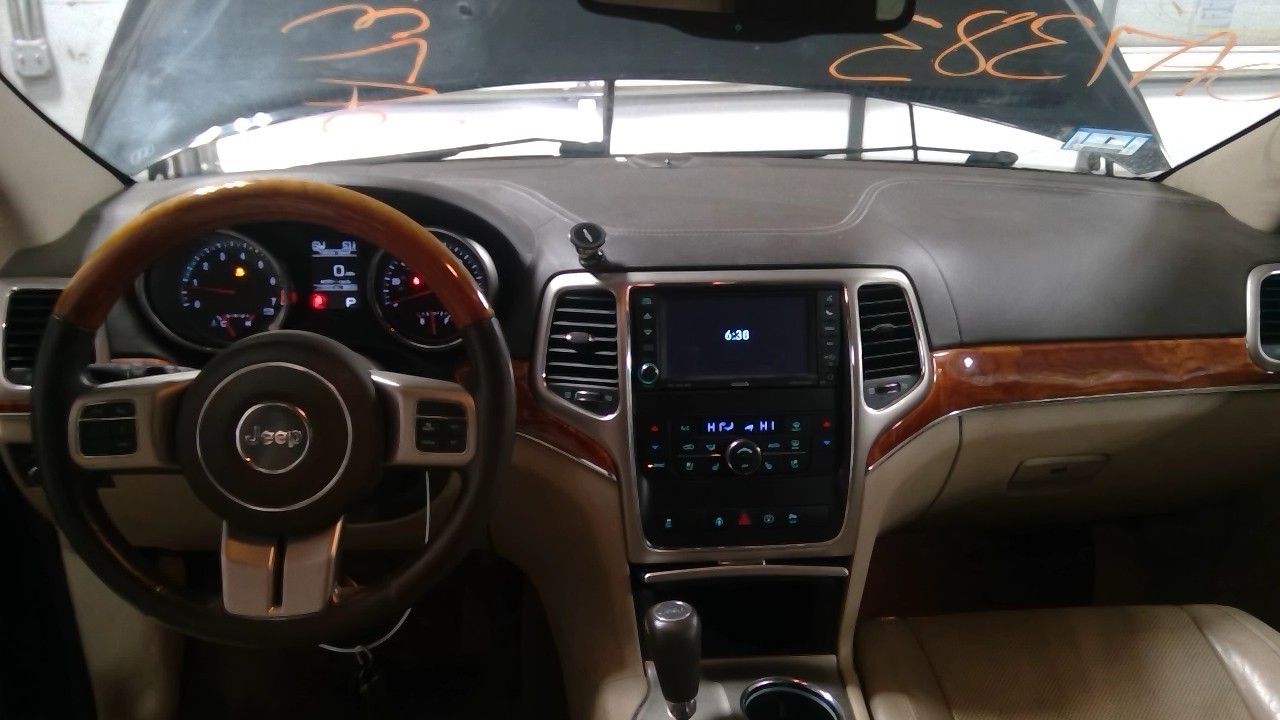 Vehicle/126885_25.jpg