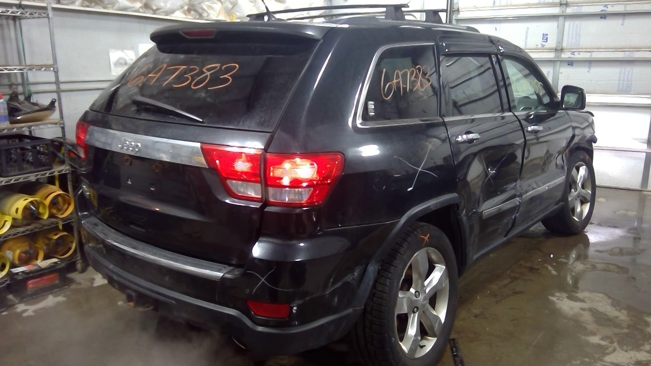Vehicle/126885_30.jpg