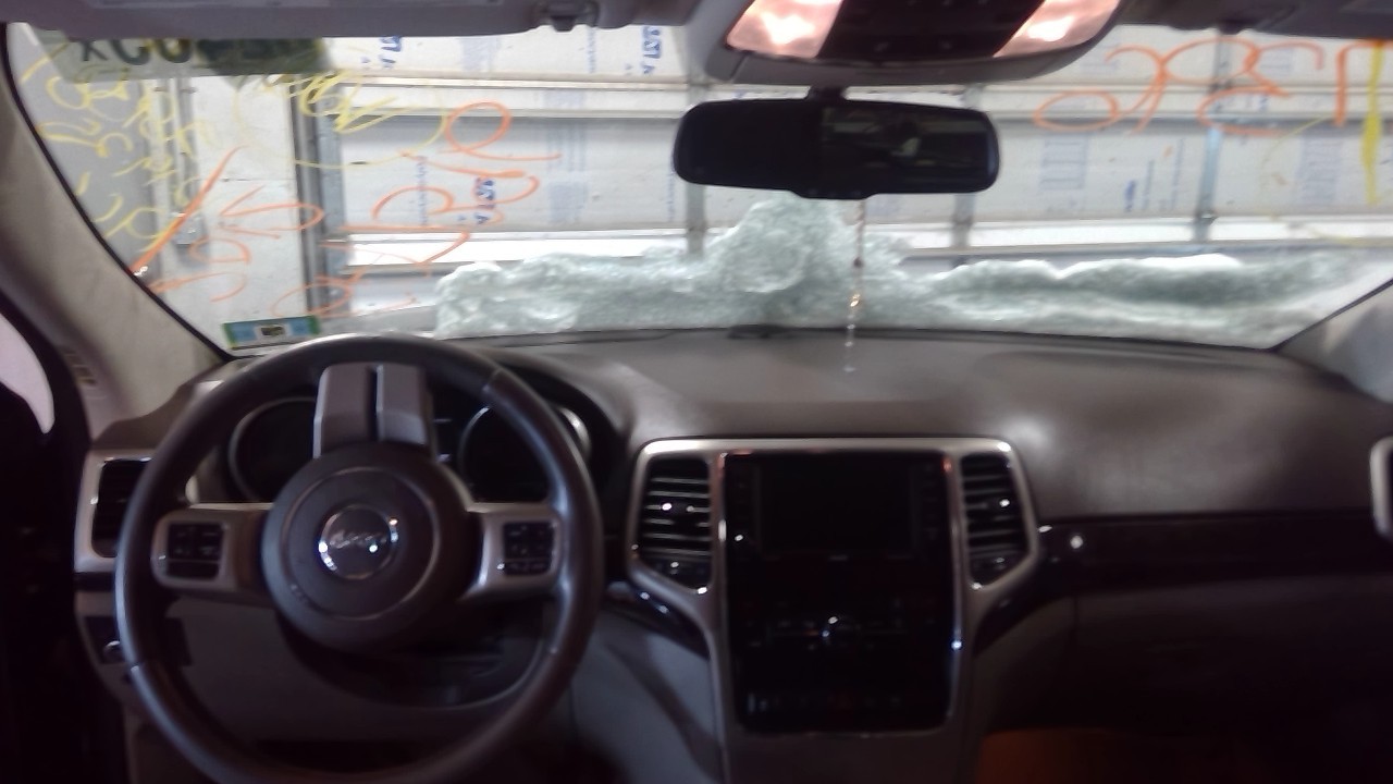 Vehicle/126899_24.jpg