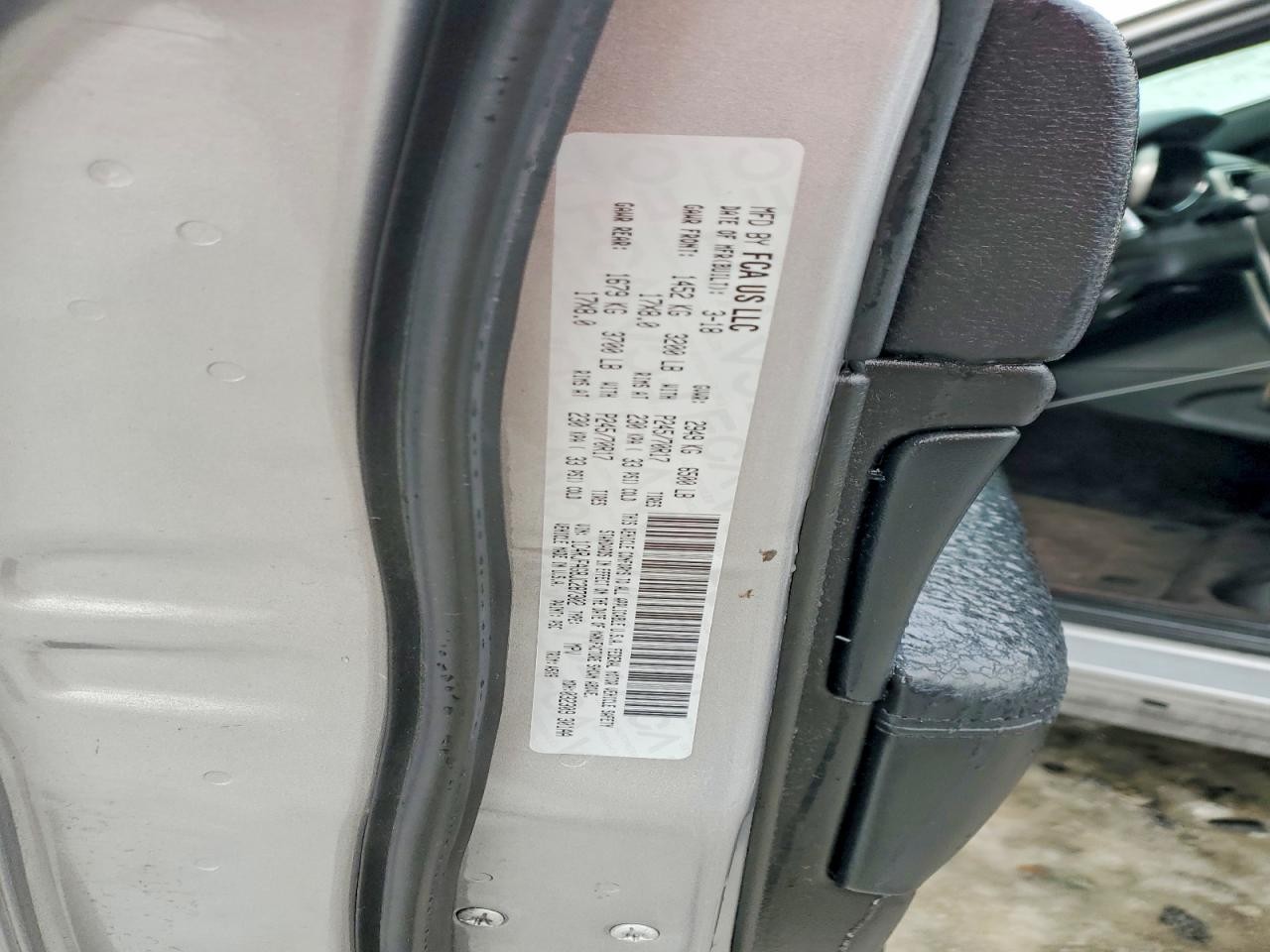 Vehicle/127242_19.jpg