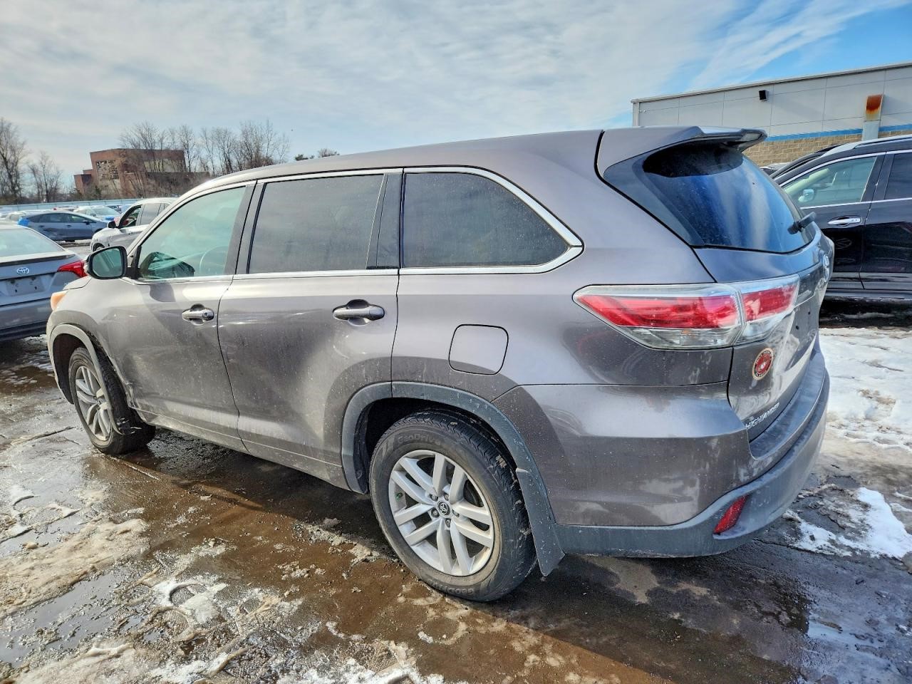 Vehicle/127262_02.jpg