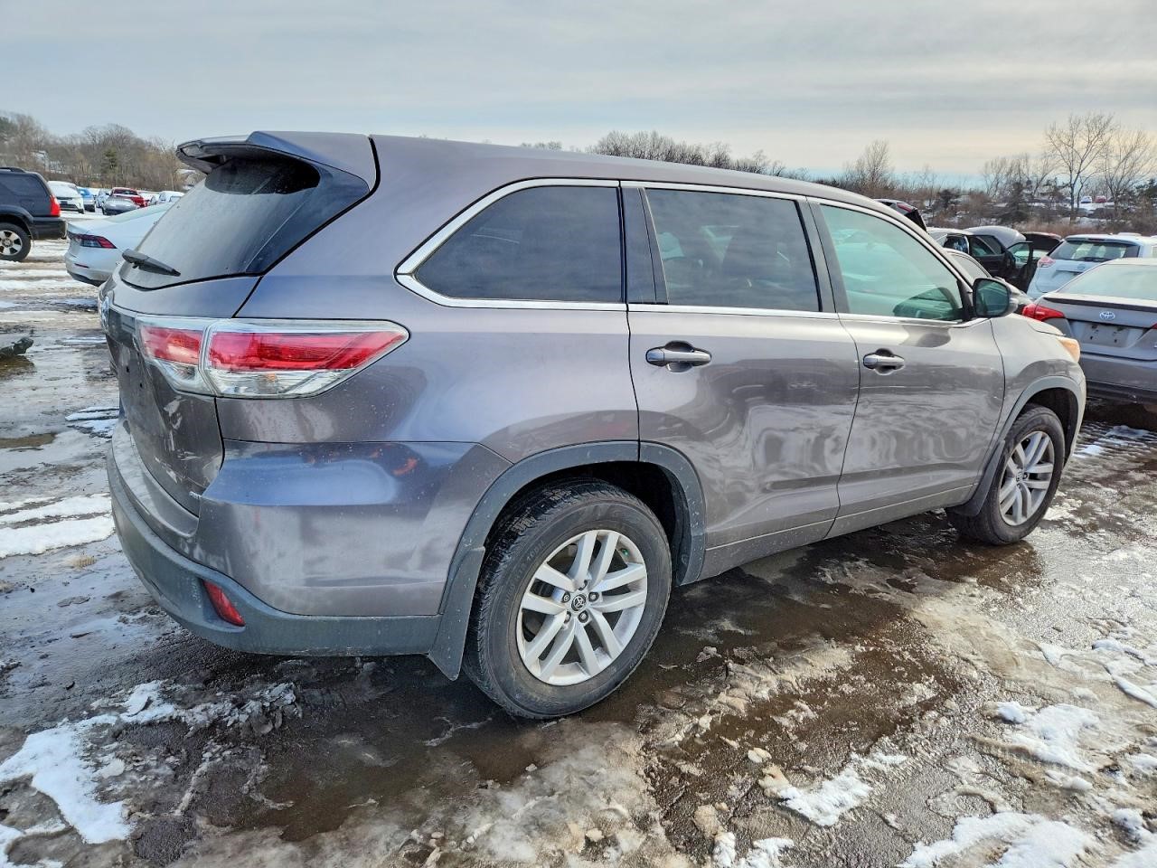 Vehicle/127262_03.jpg