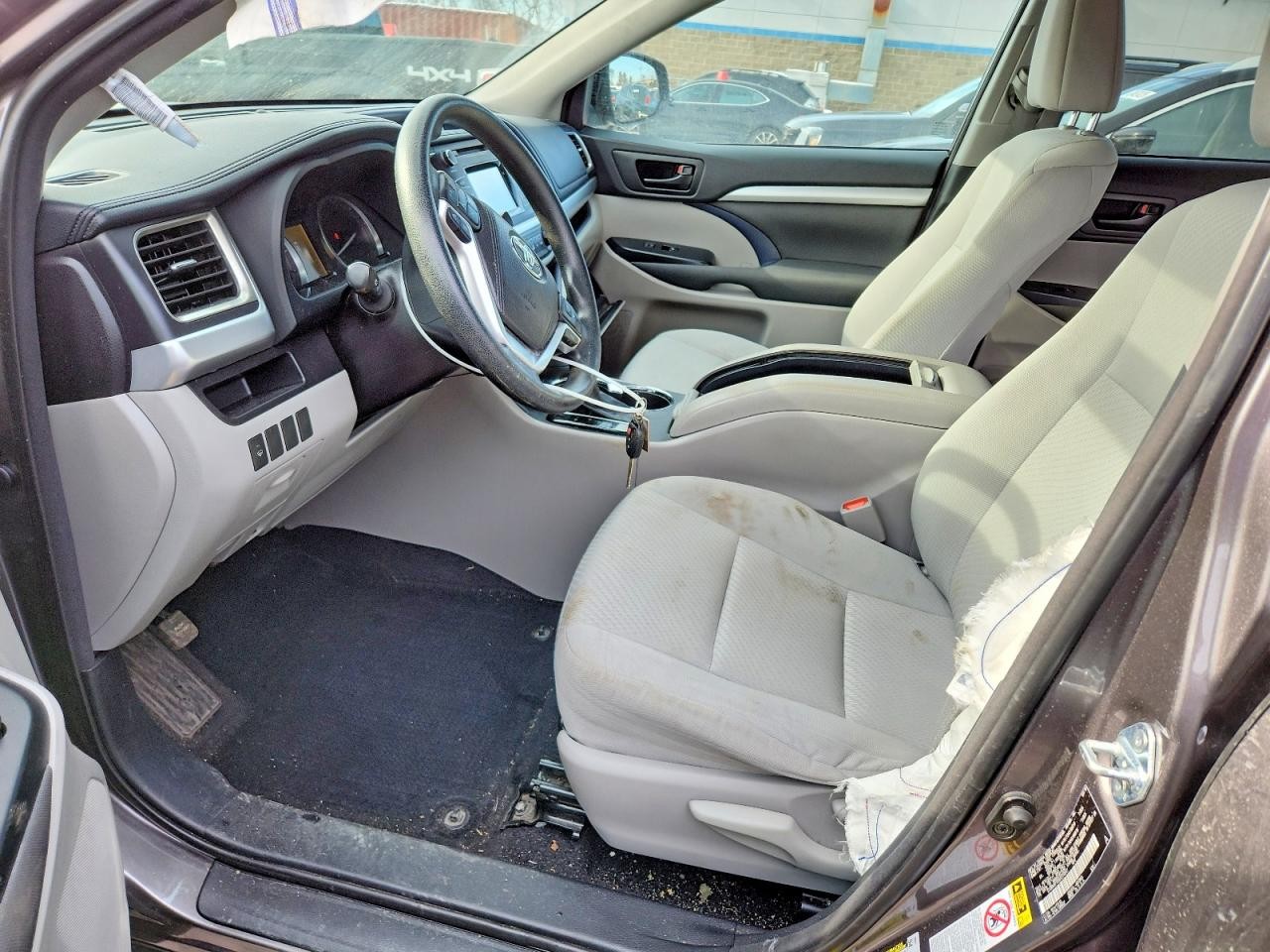 Vehicle/127262_13.jpg