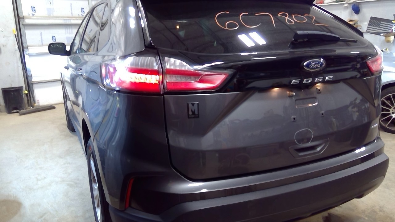 Vehicle/127413_33.jpg