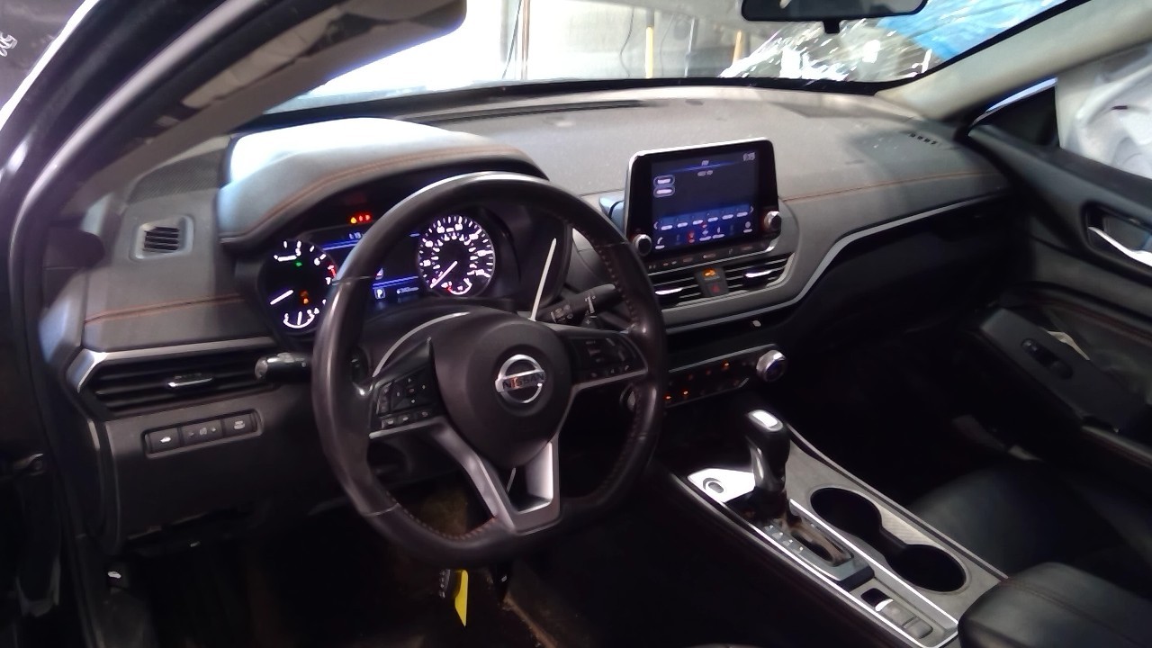 Vehicle/127836_23.jpg