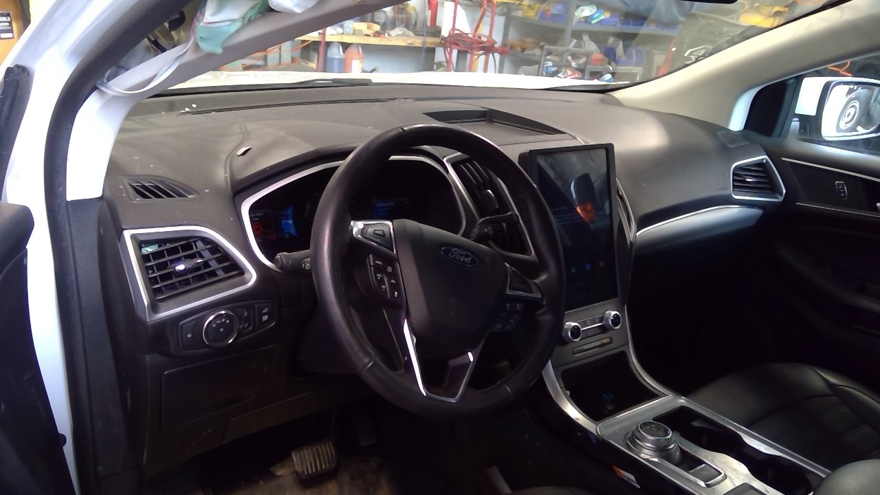 Vehicle/127849_26.jpg