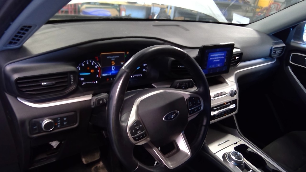 Vehicle/128027_24.jpg