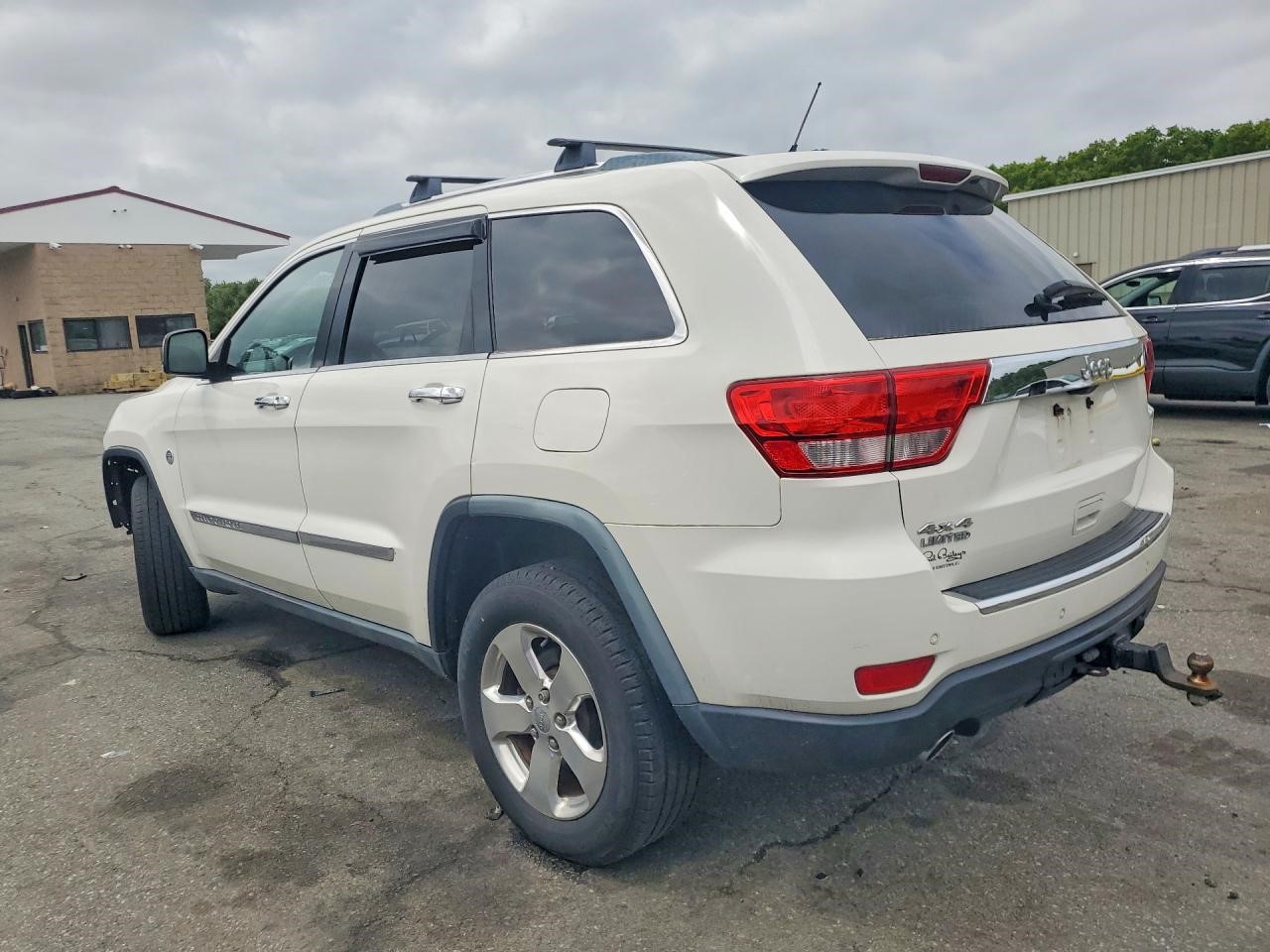 Vehicle/128087_02.jpg