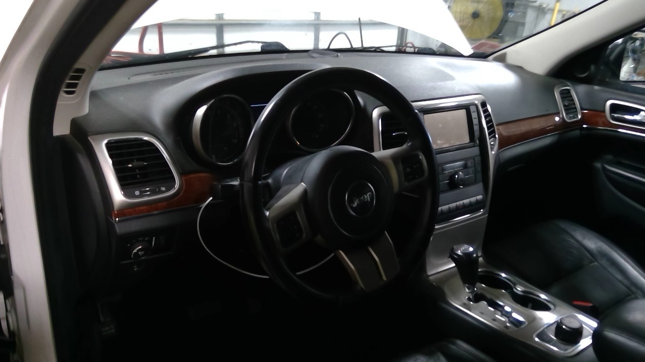 Vehicle/128087_26.jpg