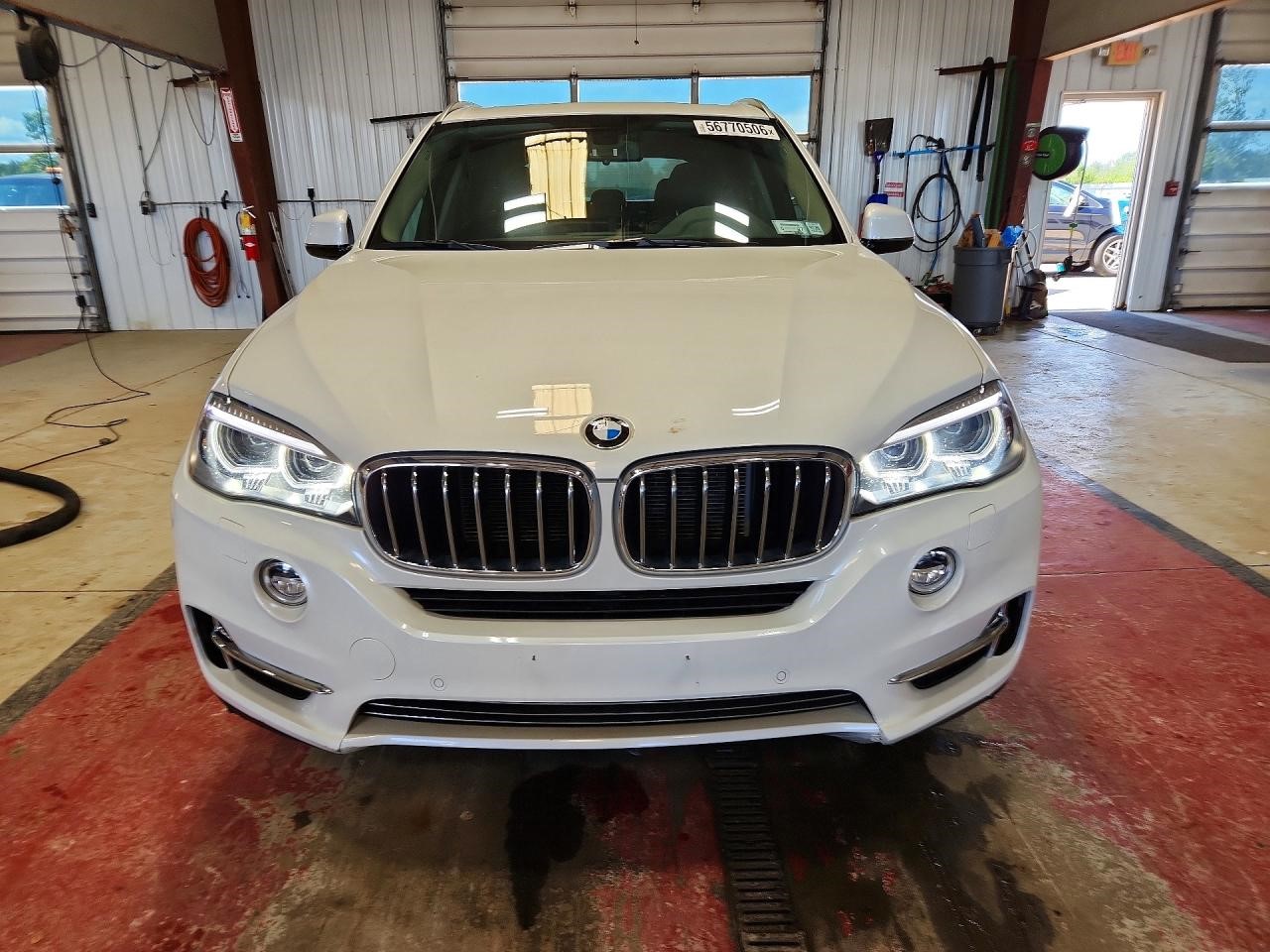 Vehicle/128105_04.jpg