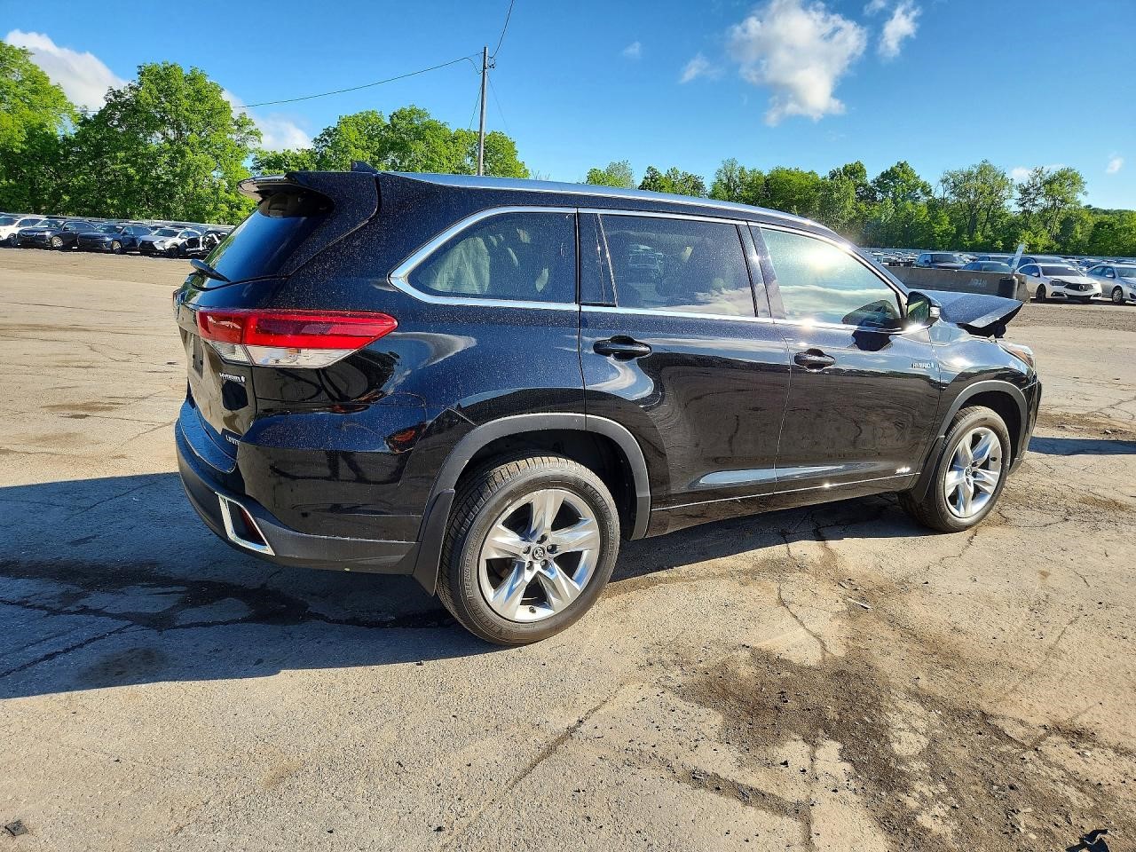 Vehicle/128167_02.jpg