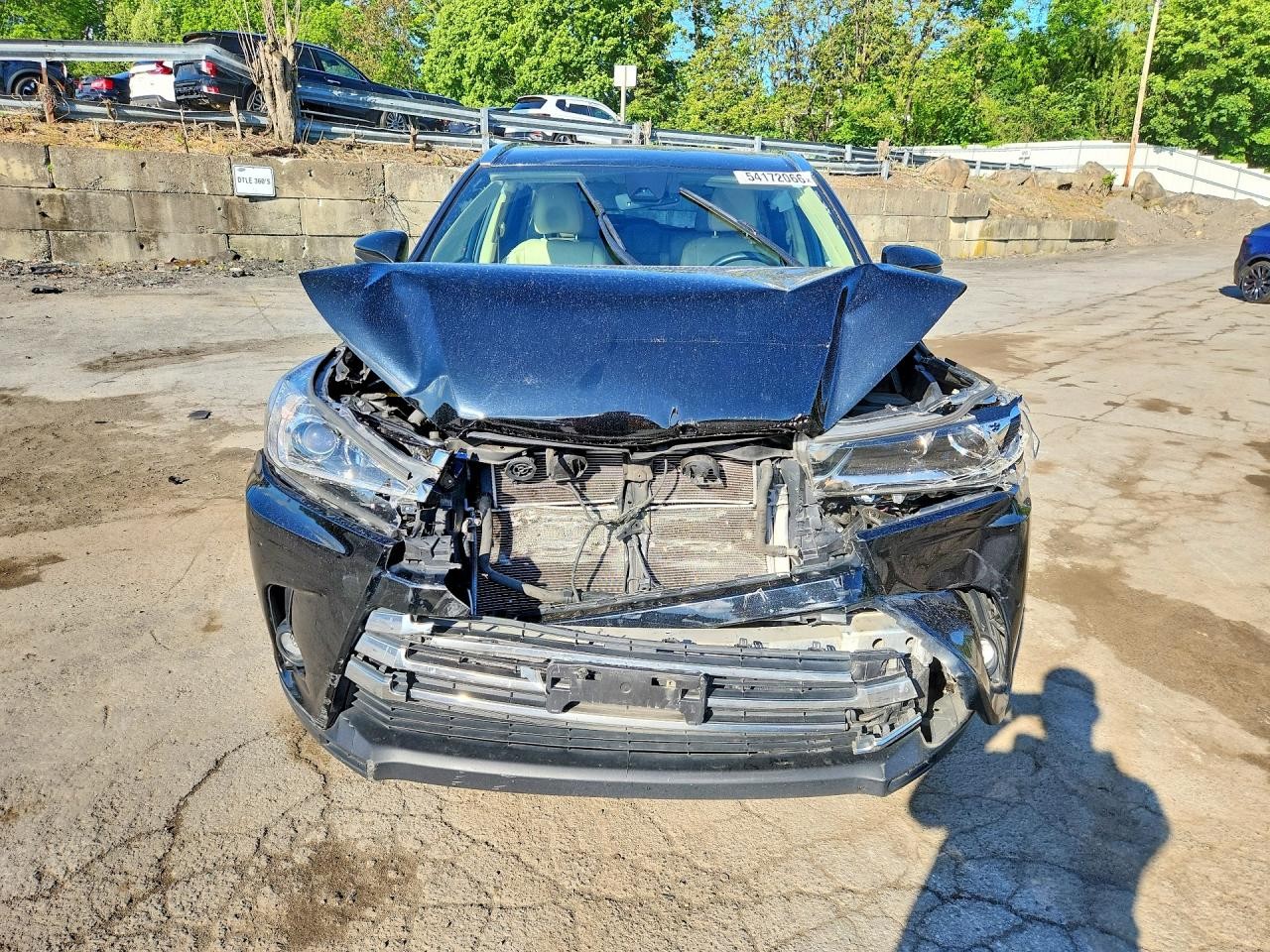 Vehicle/128167_11.jpg
