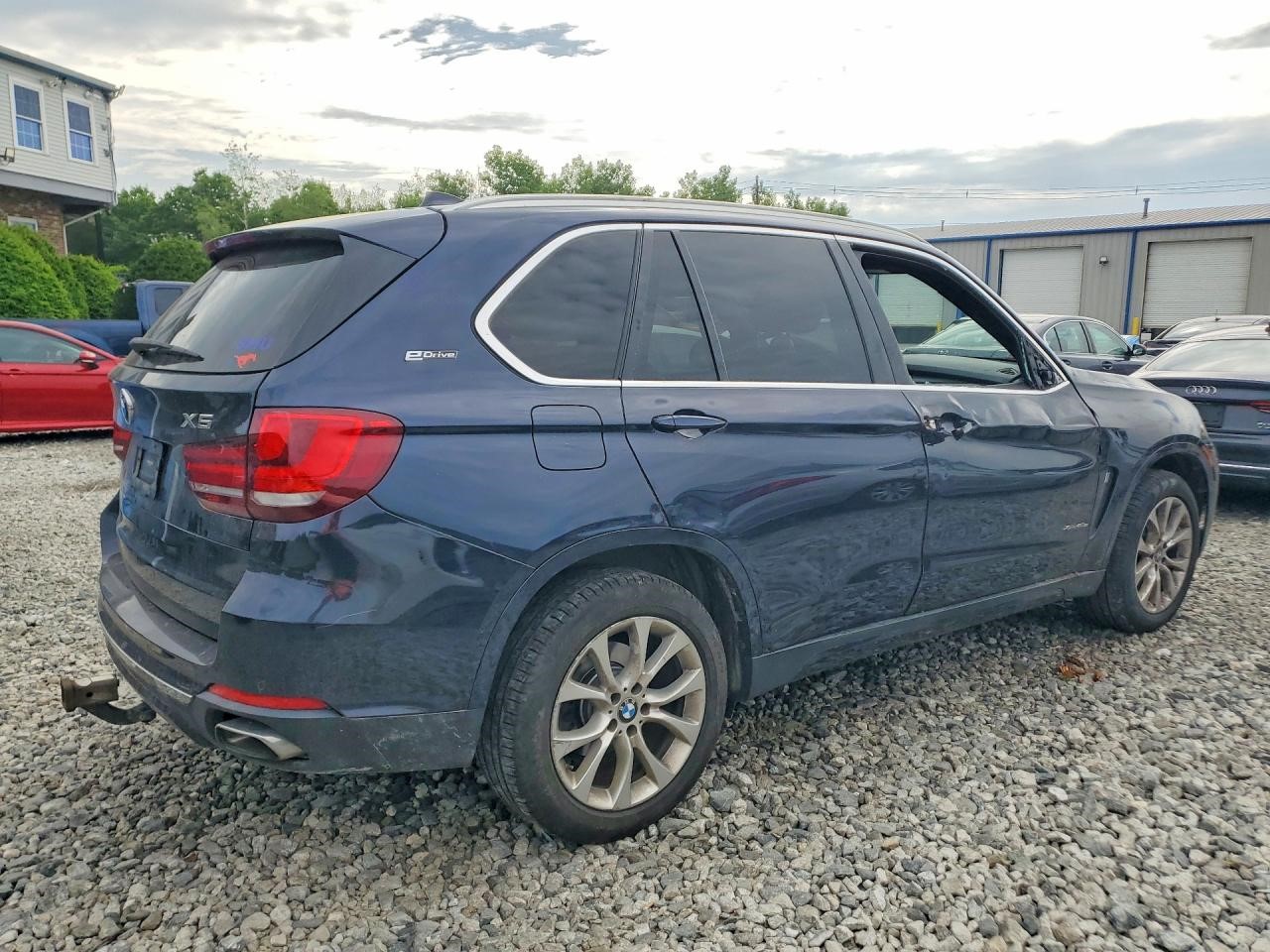 Vehicle/128268_03.jpg