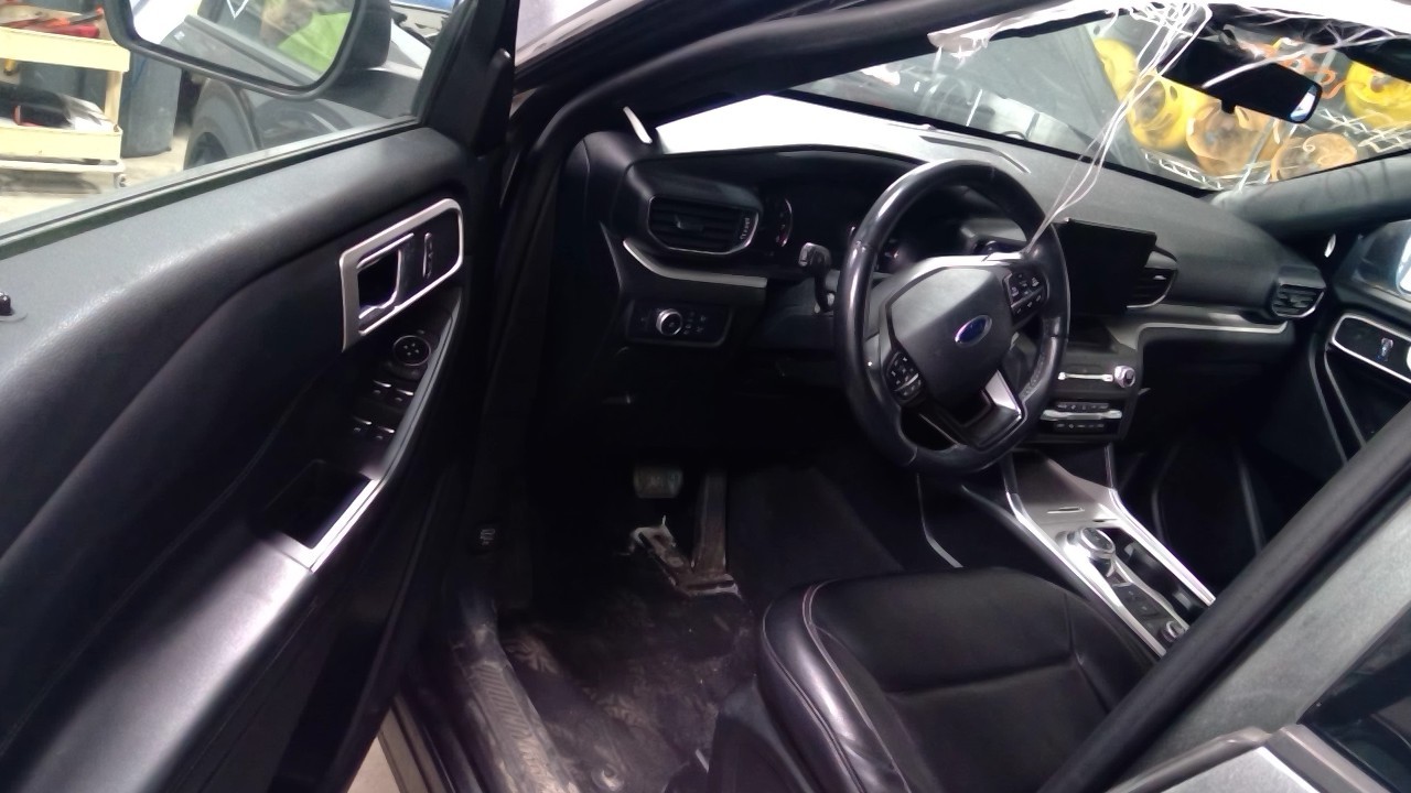 Vehicle/128321_20.jpg