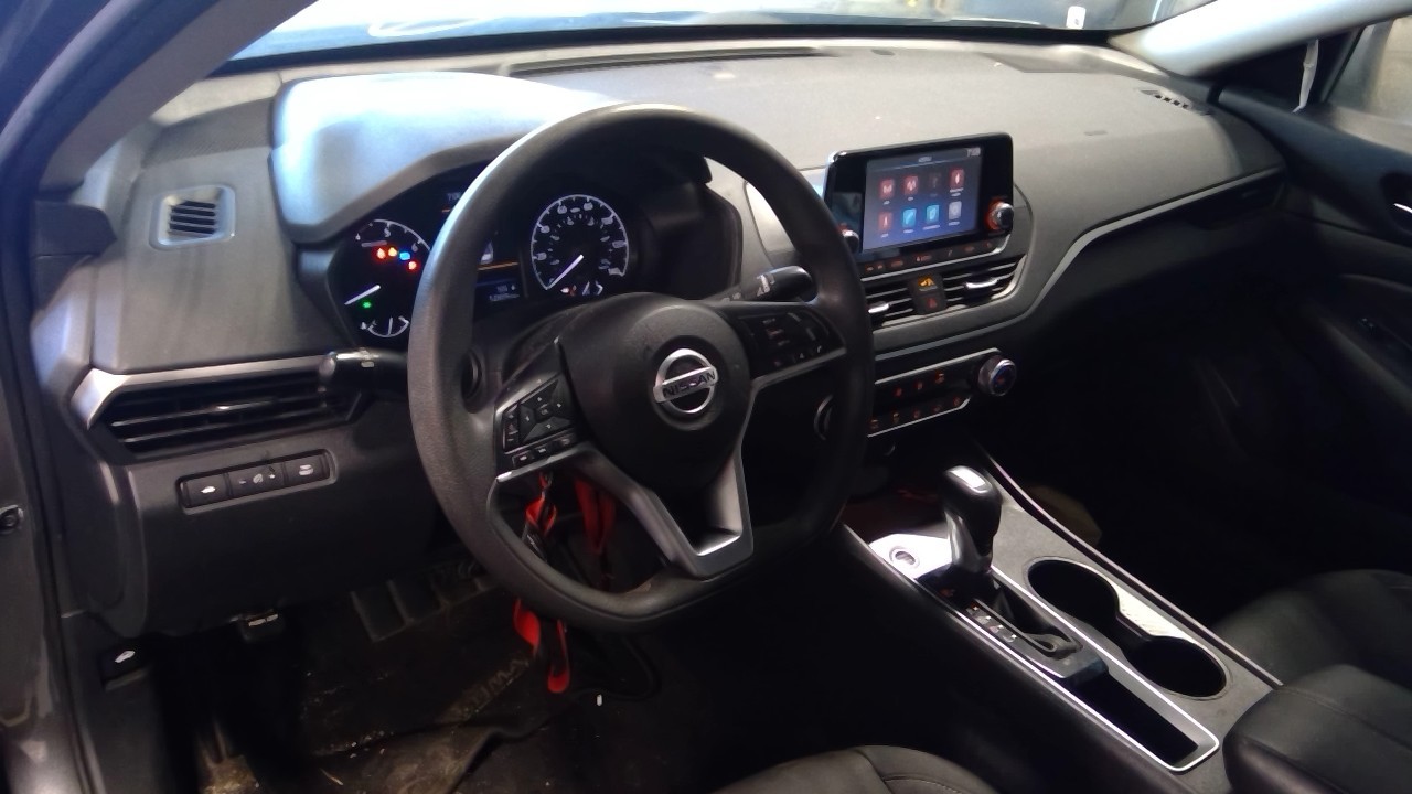 Vehicle/128424_27.jpg