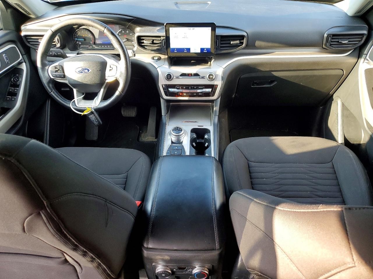 Vehicle/128712_06.jpg