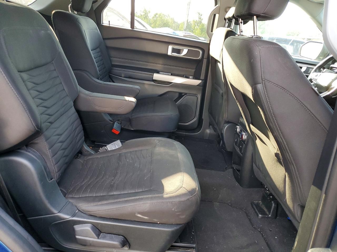 Vehicle/128712_20.jpg
