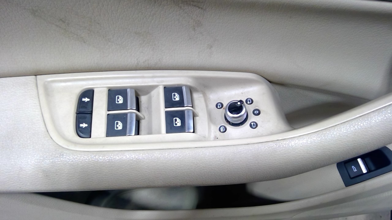 Vehicle/128844_25.jpg