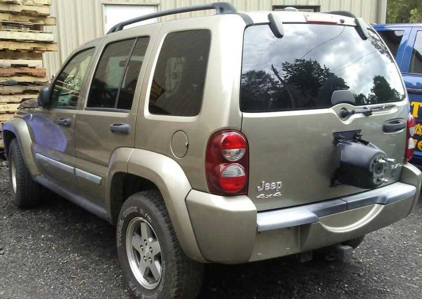 https://f005.backblazeb2.com/file/img-partshotlines-com/Inventory/NE226/Vehicle/12053_05.jpg