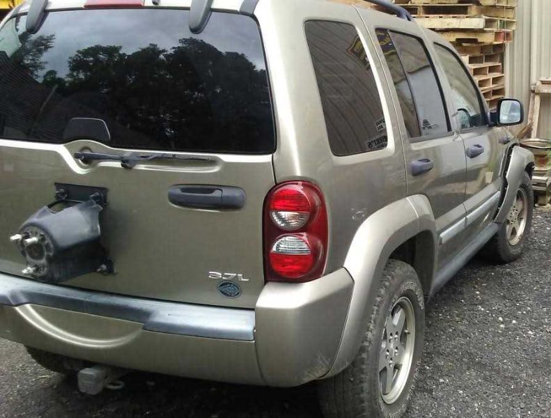 https://f005.backblazeb2.com/file/img-partshotlines-com/Inventory/NE226/Vehicle/12053_06.jpg