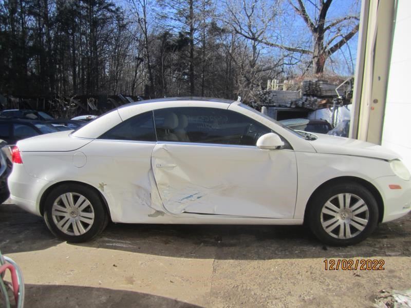 https://f005.backblazeb2.com/file/img-partshotlines-com/Inventory/NE226/Vehicle/17175_09.jpg