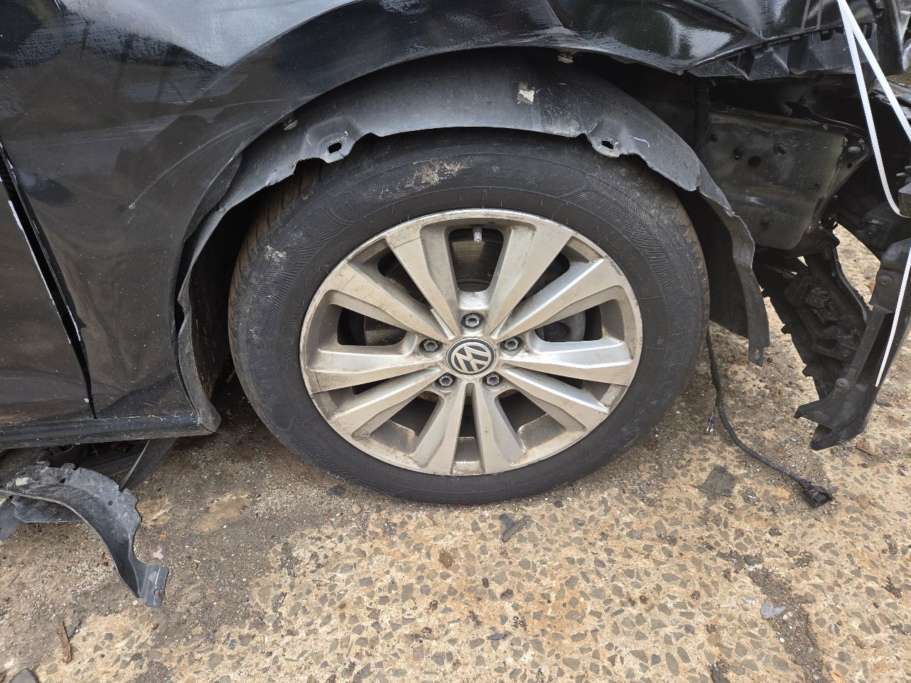 https://f005.backblazeb2.com/file/img-partshotlines-com/Inventory/NE226/Vehicle/18616_04.jpg