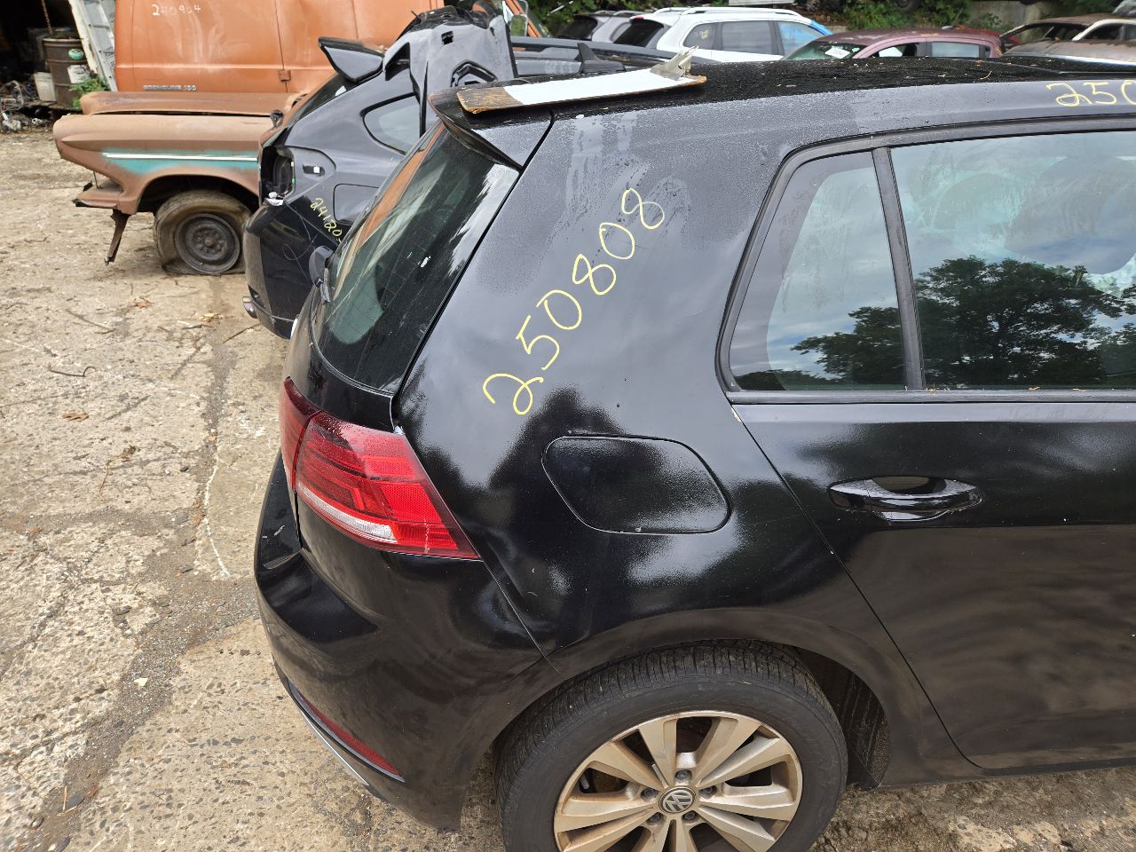 https://f005.backblazeb2.com/file/img-partshotlines-com/Inventory/NE226/Vehicle/18616_07.jpg