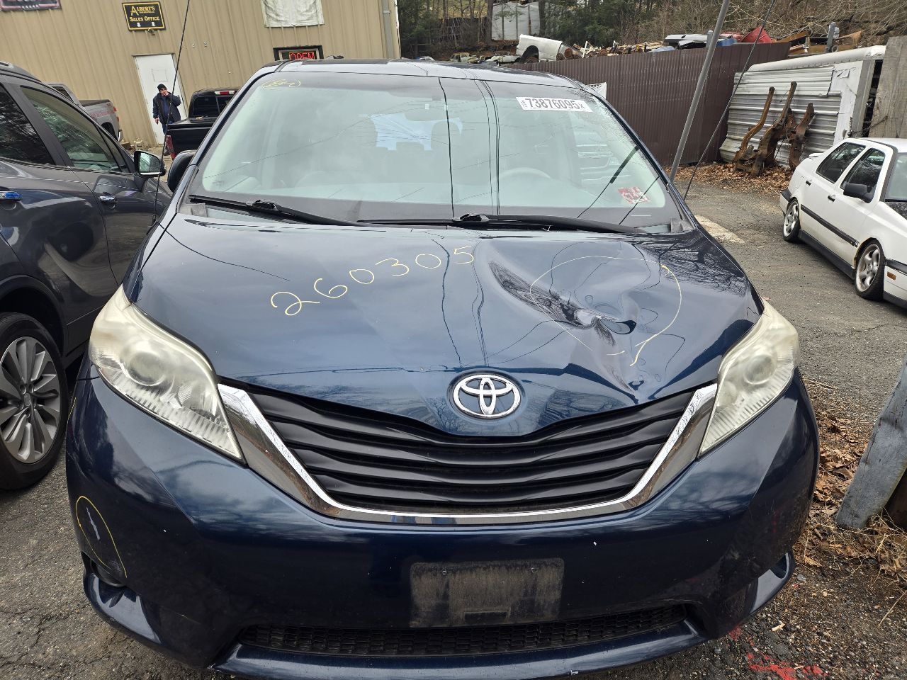 https://f005.backblazeb2.com/file/img-partshotlines-com/Inventory/NE226/Vehicle/18869_01.jpg