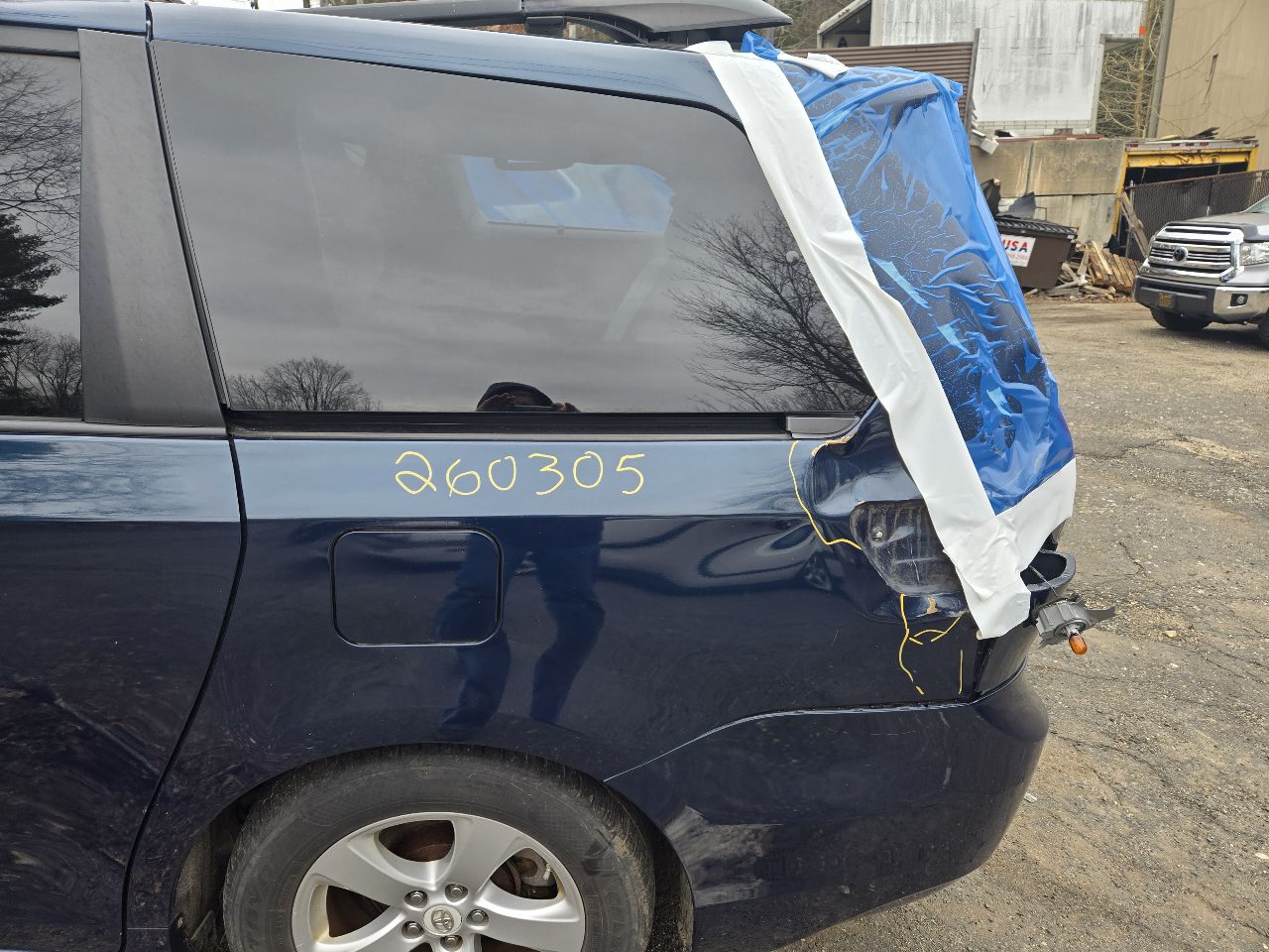 https://f005.backblazeb2.com/file/img-partshotlines-com/Inventory/NE226/Vehicle/18869_08.jpg