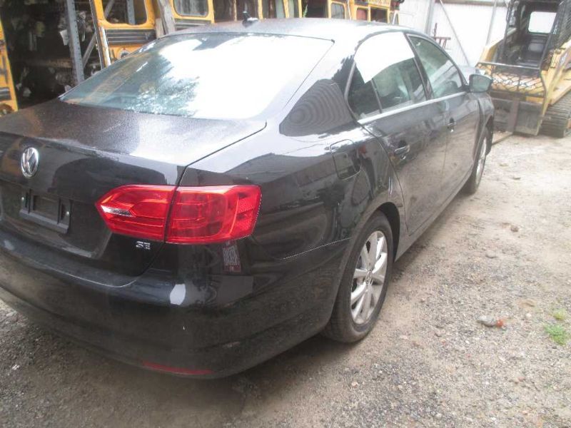 https://f005.backblazeb2.com/file/img-partshotlines-com/Inventory/NE226/Vehicle/9593_03.jpg