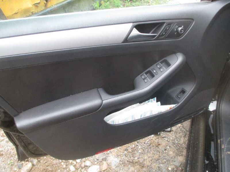 https://f005.backblazeb2.com/file/img-partshotlines-com/Inventory/NE226/Vehicle/9593_07.jpg